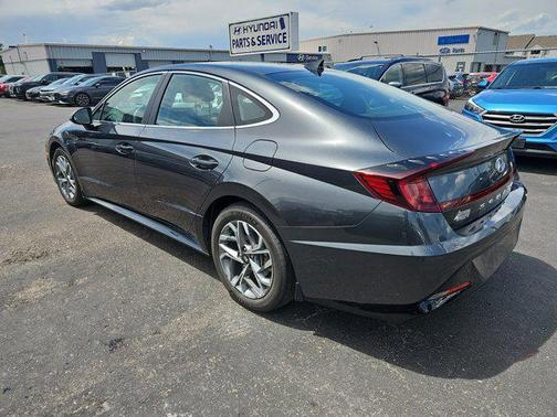 2022 Hyundai SONATA SEL
