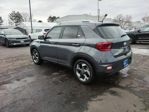 2025 Hyundai VENUE SEL