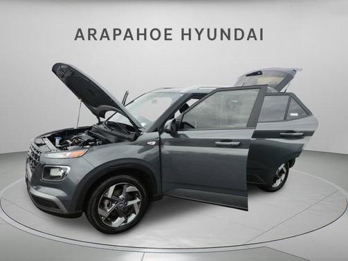 2025 Hyundai VENUE SEL
