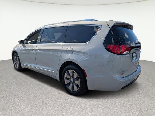 2020 Chrysler Pacifica Hybrid Limited