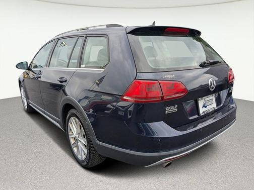 2017 Volkswagen Golf Alltrack TSI S