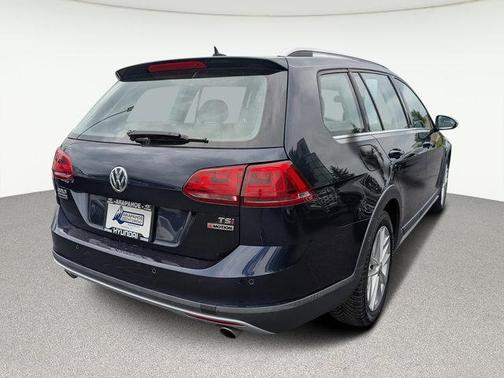 2017 Volkswagen Golf Alltrack TSI S