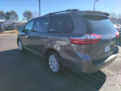 2016 Toyota Sienna XLE