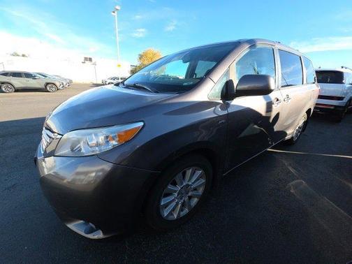 2016 Toyota Sienna XLE