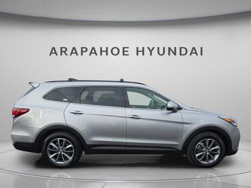 2017 Hyundai SANTA FE SE
