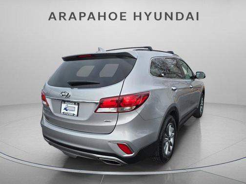 2017 Hyundai SANTA FE SE