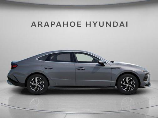 2026 Hyundai SONATA Hybrid Base