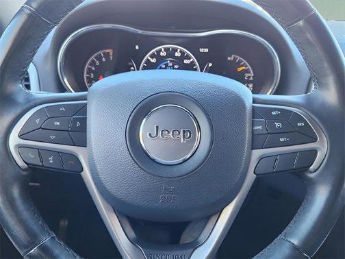 2019 Jeep Grand Cherokee Laredo