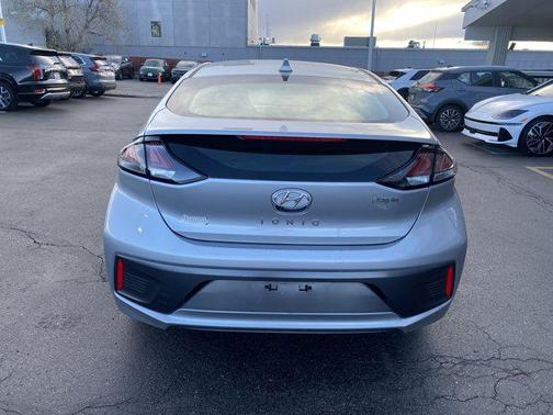 2021 Hyundai IONIQ Plug-In Hybrid SEL