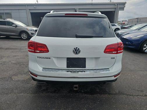 2016 Volkswagen Touareg TDI Lux
