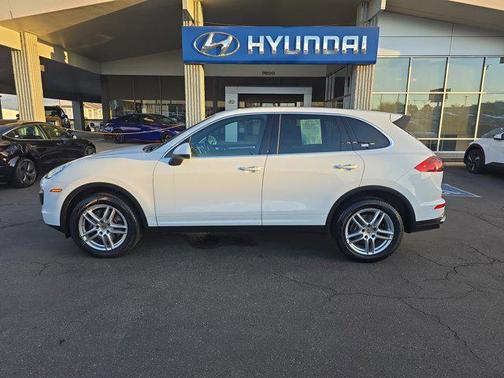 2016 Porsche Cayenne Cayenne