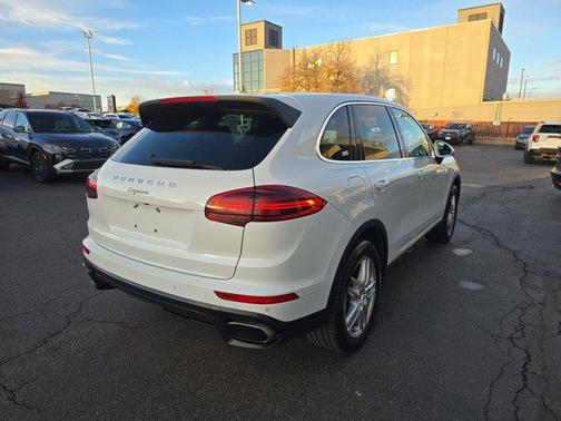 2016 Porsche Cayenne Cayenne