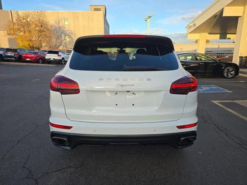2016 Porsche Cayenne Cayenne