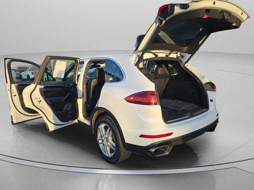 2016 Porsche Cayenne Cayenne