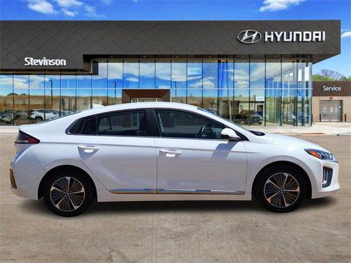 2021 Hyundai IONIQ Plug-In Hybrid SEL