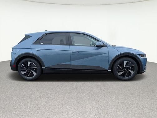 2025 Hyundai IONIQ 5 SE