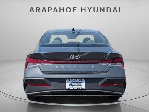 2025 Hyundai ELANTRA SE