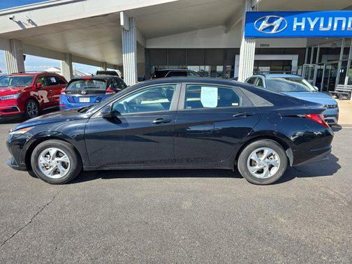 2023 Hyundai ELANTRA SE