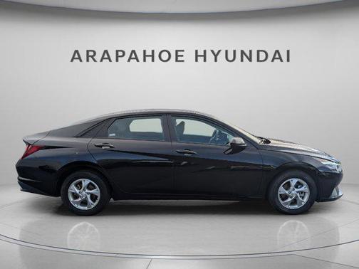 2023 Hyundai ELANTRA SE