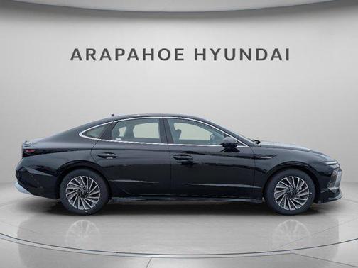 2025 Hyundai SONATA Hybrid SE