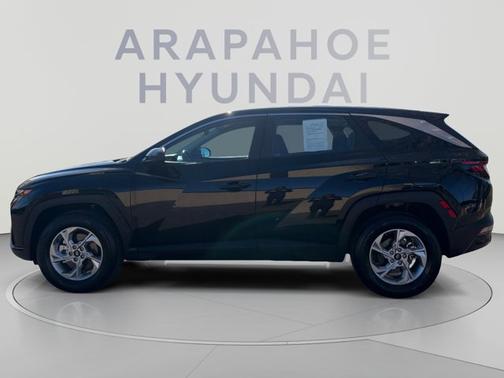 Black 2024 Hyundai TUCSON SE