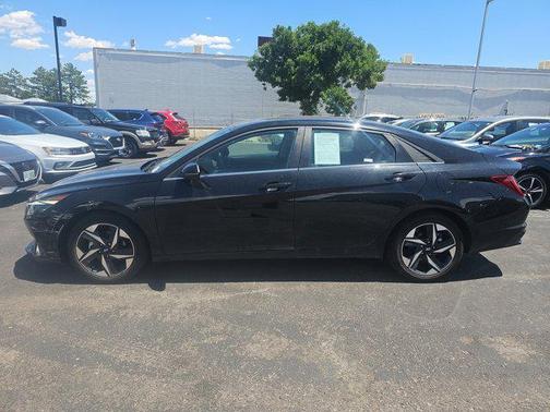 2023 Hyundai ELANTRA Limited