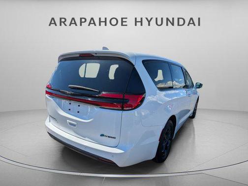 2022 Chrysler Pacifica Hybrid Touring L