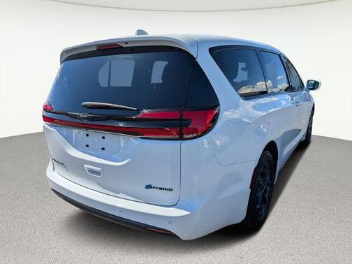 2022 Chrysler Pacifica Hybrid Touring L