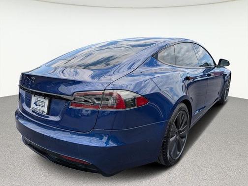 2022 Tesla Model S Base