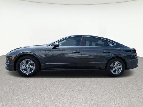 2022 Hyundai SONATA SE