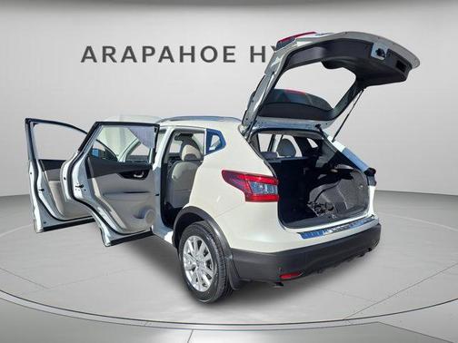 2022 Nissan Rogue Sport SV