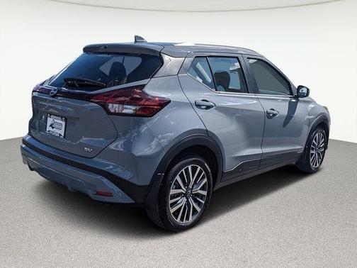 2022 Nissan Kicks SV