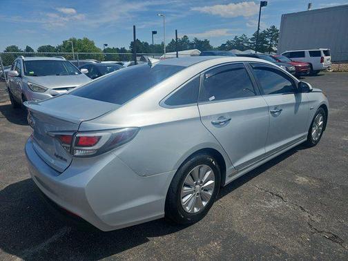 2017 Hyundai SONATA Hybrid SE