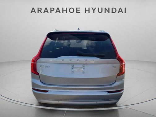 2022 Volvo XC90 T5 Momentum