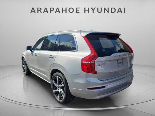 2022 Volvo XC90 T5 Momentum