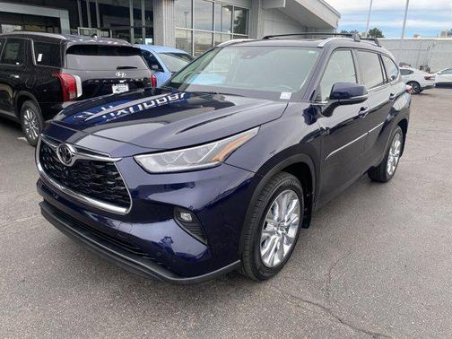 2022 Toyota Highlander Limited