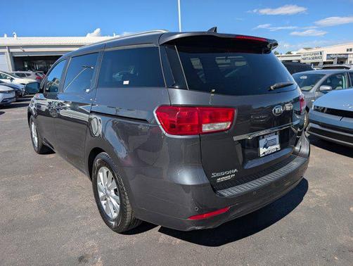 2016 Kia Sedona LX