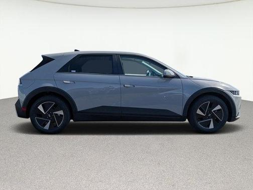 2025 Hyundai IONIQ 5 SE