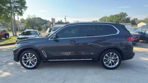 Gray 2022 BMW X5 sDrive40i