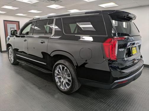 2022 GMC Yukon XL SLT