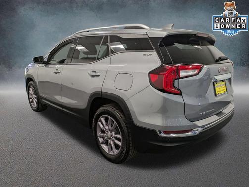 Sterling Metallic 2023 GMC Terrain SLT