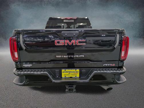 Onyx Black 2022 GMC Sierra 2500 AT4