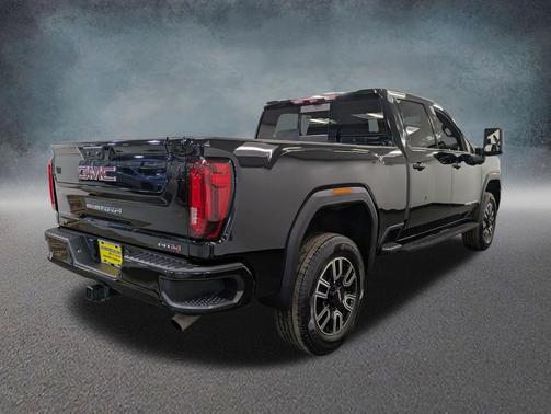Onyx Black 2022 GMC Sierra 2500 AT4