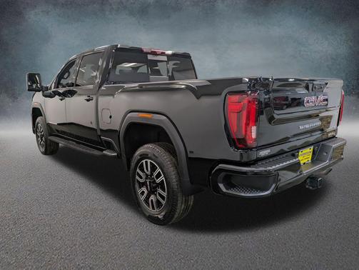 Onyx Black 2022 GMC Sierra 2500 AT4