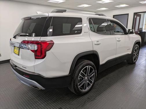 2023 GMC Acadia AWD SLT