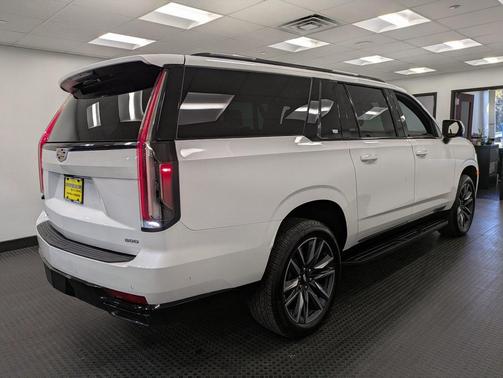 2024 Cadillac Escalade ESV Sport