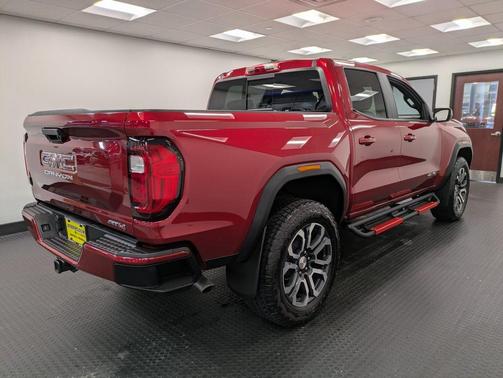 2024 GMC Canyon AT4