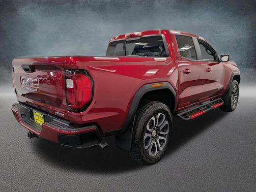 2024 GMC Canyon AT4