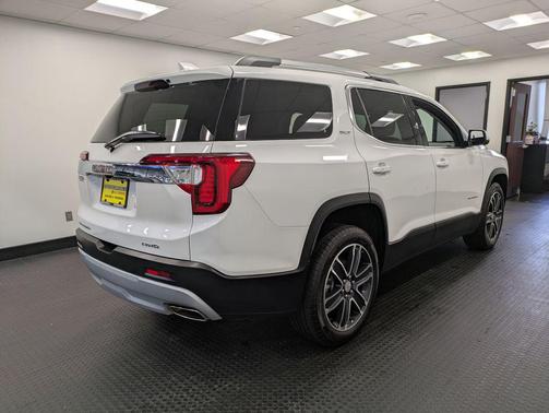 2023 GMC Acadia AWD SLT