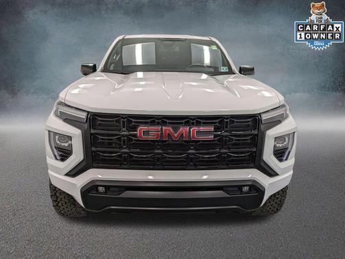 Summit White 2023 GMC Canyon Elevation